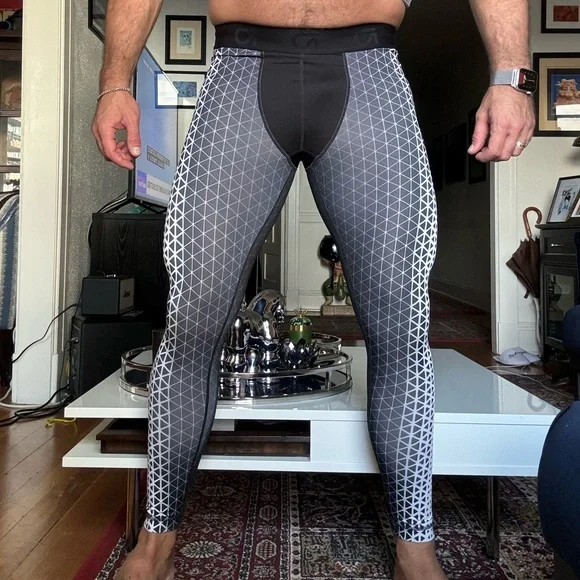 GapFit Compression Tights - Picture 5 of 8